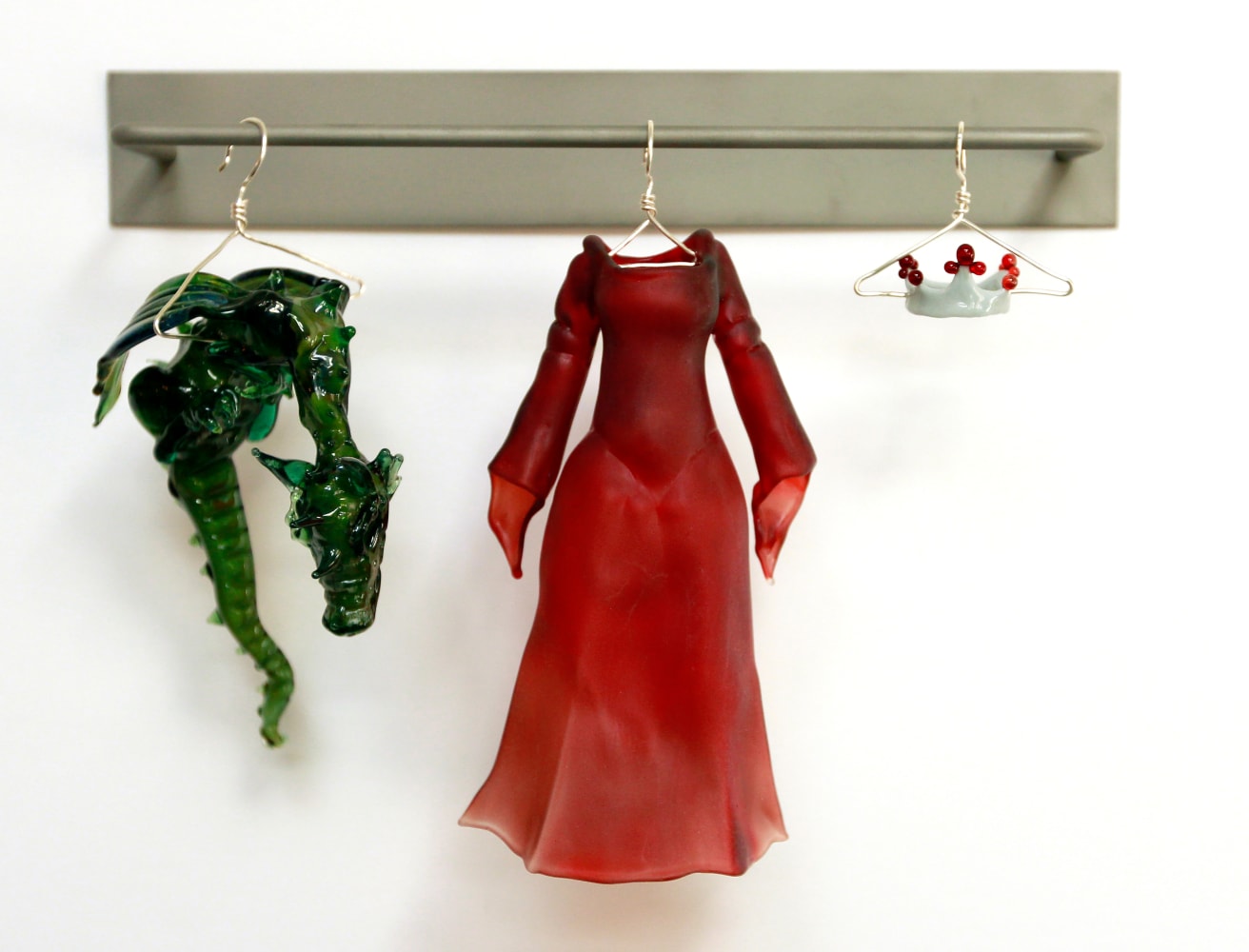 Carmen Lozar Set for a Dragon