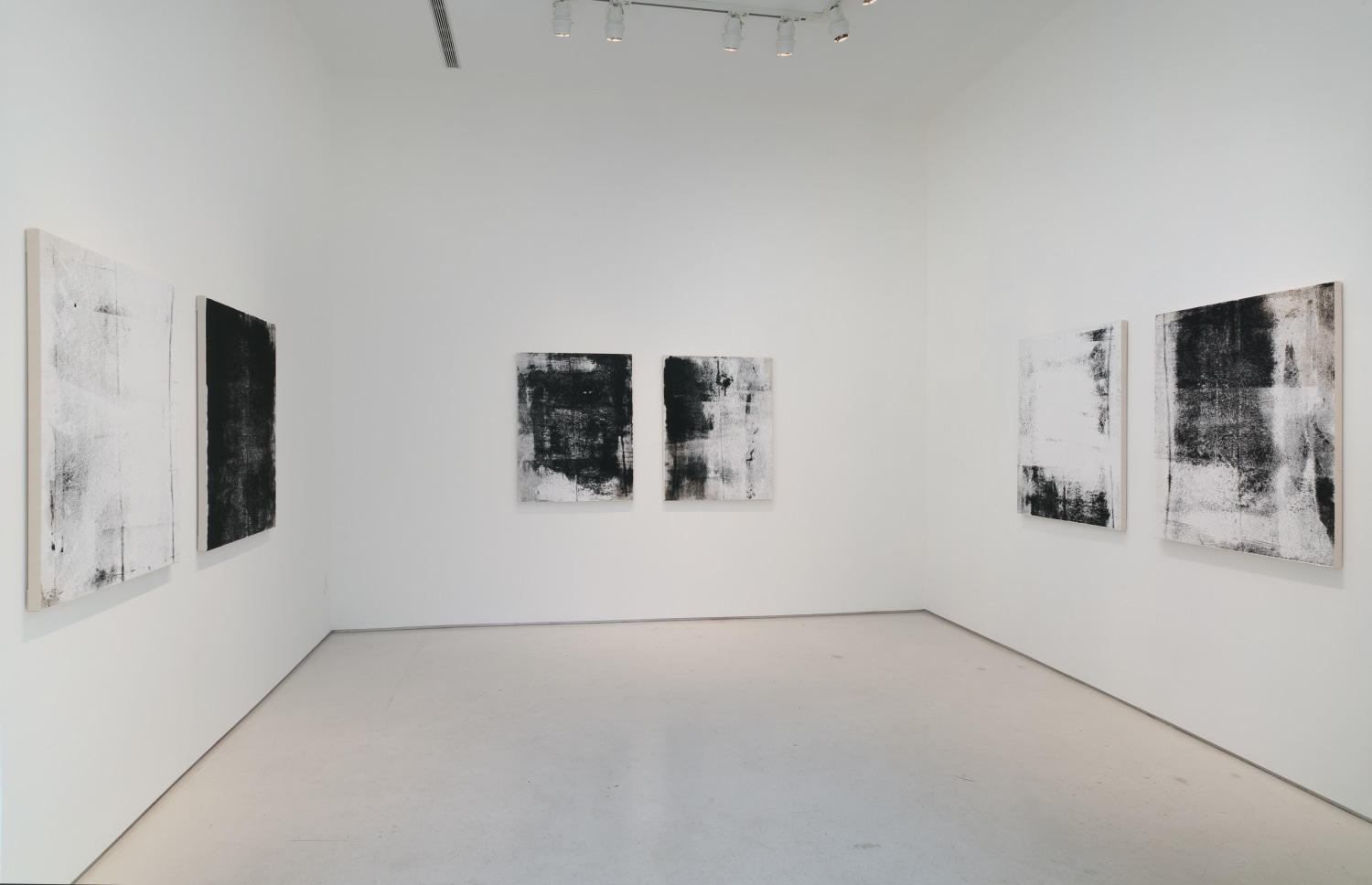 Israel Lund Rob e rt s&T ilt on