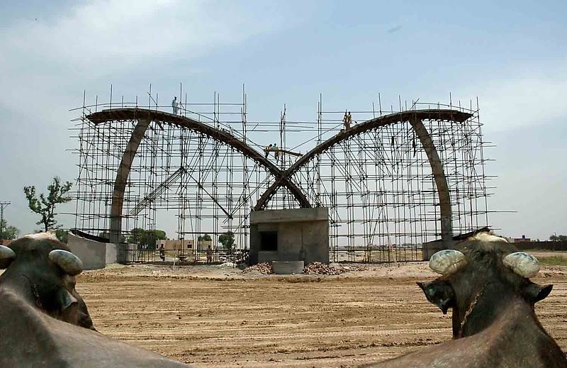 Huma Mulji PARDESI PRIDE