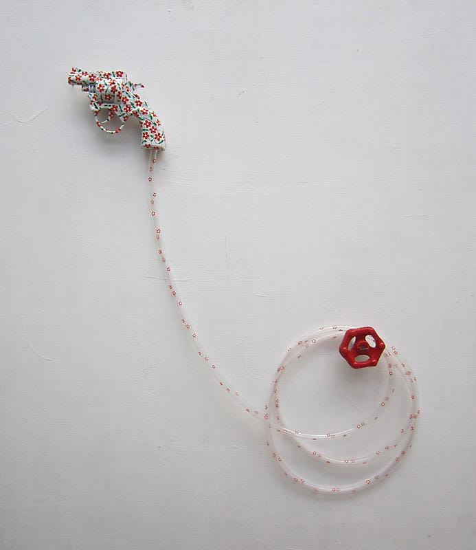 Sara Khan GUL-GUN (THE FLOWER GUN)