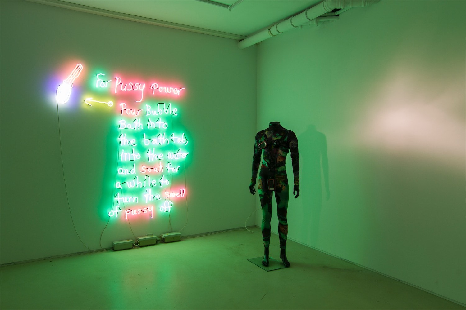 JACOLBY SATTERWHITE Installation view of&nbsp;Wholesome Environment&nbsp;at Lundgren Gallery, Palma, Spain, 2017