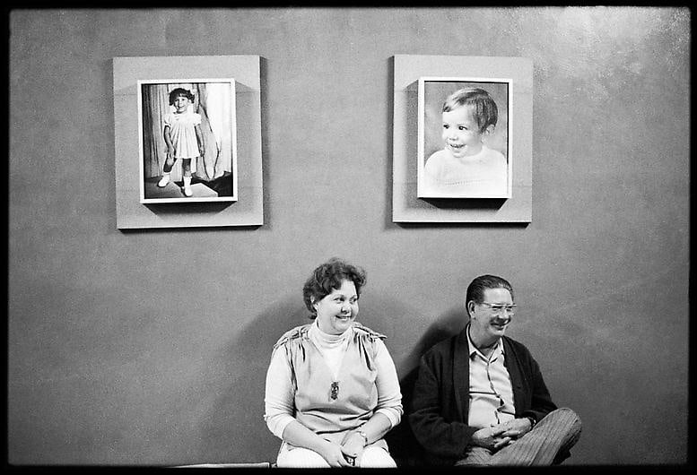 MARTHA ROSLER Photo Shop, Havana