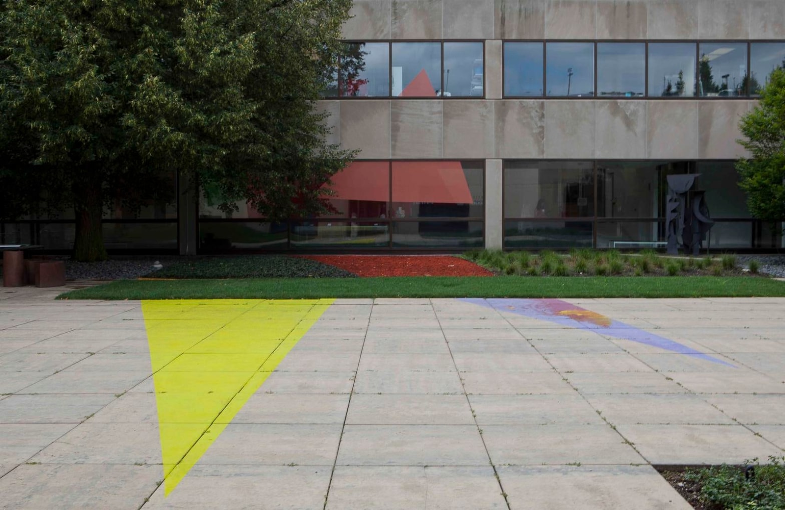  Jessica Stockholder, Rose&#039;s Inclination, 2015