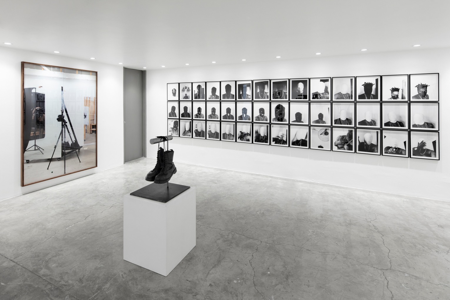 Installation view of Olvido, Sombra, Nada at Mitchell-Innes & Nash, Mexico City, 2022