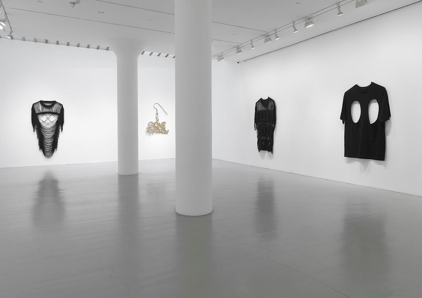 AMANDA ROSS-HO Gone Tomorrow