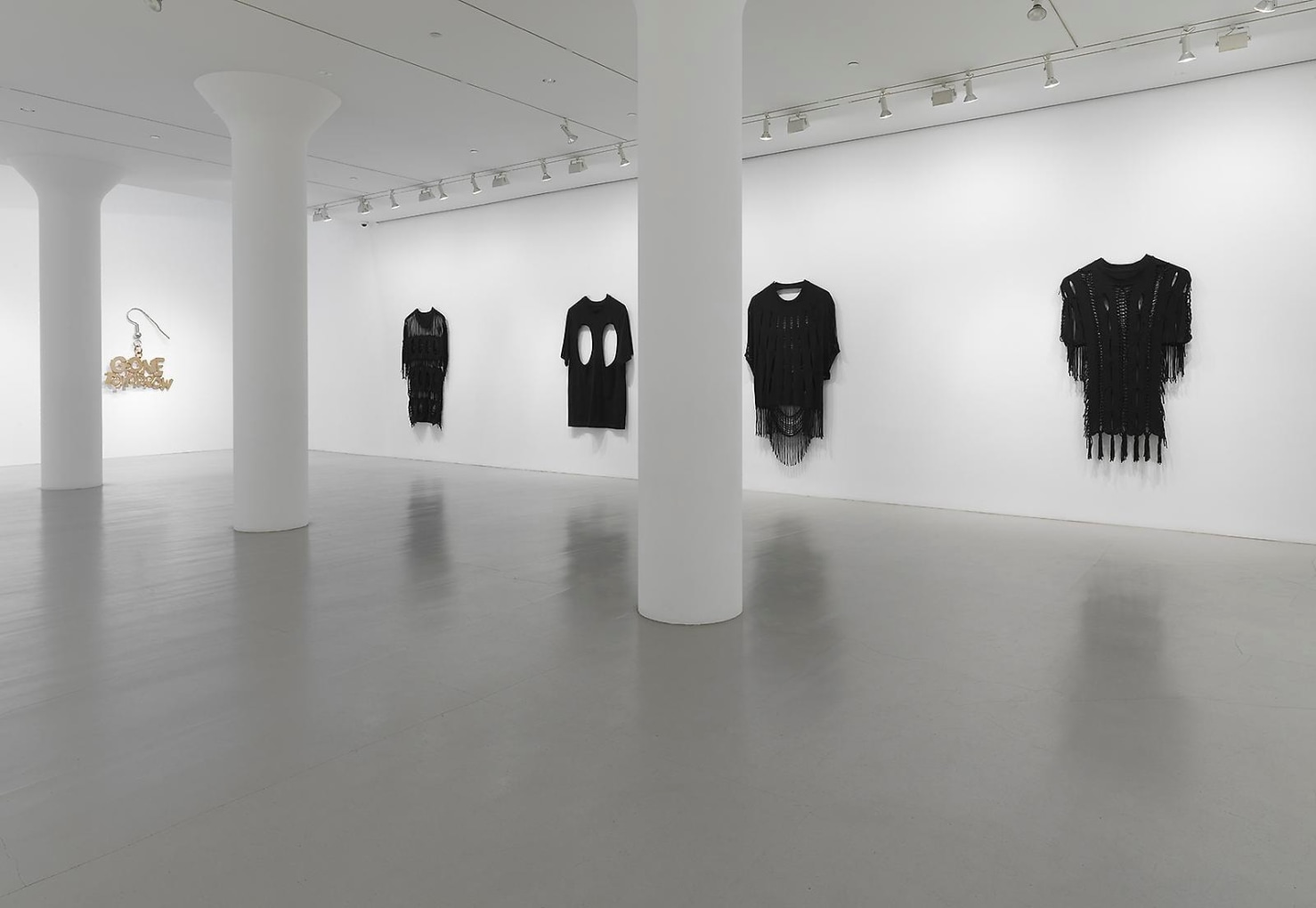 AMANDA ROSS-HO Gone Tomorrow