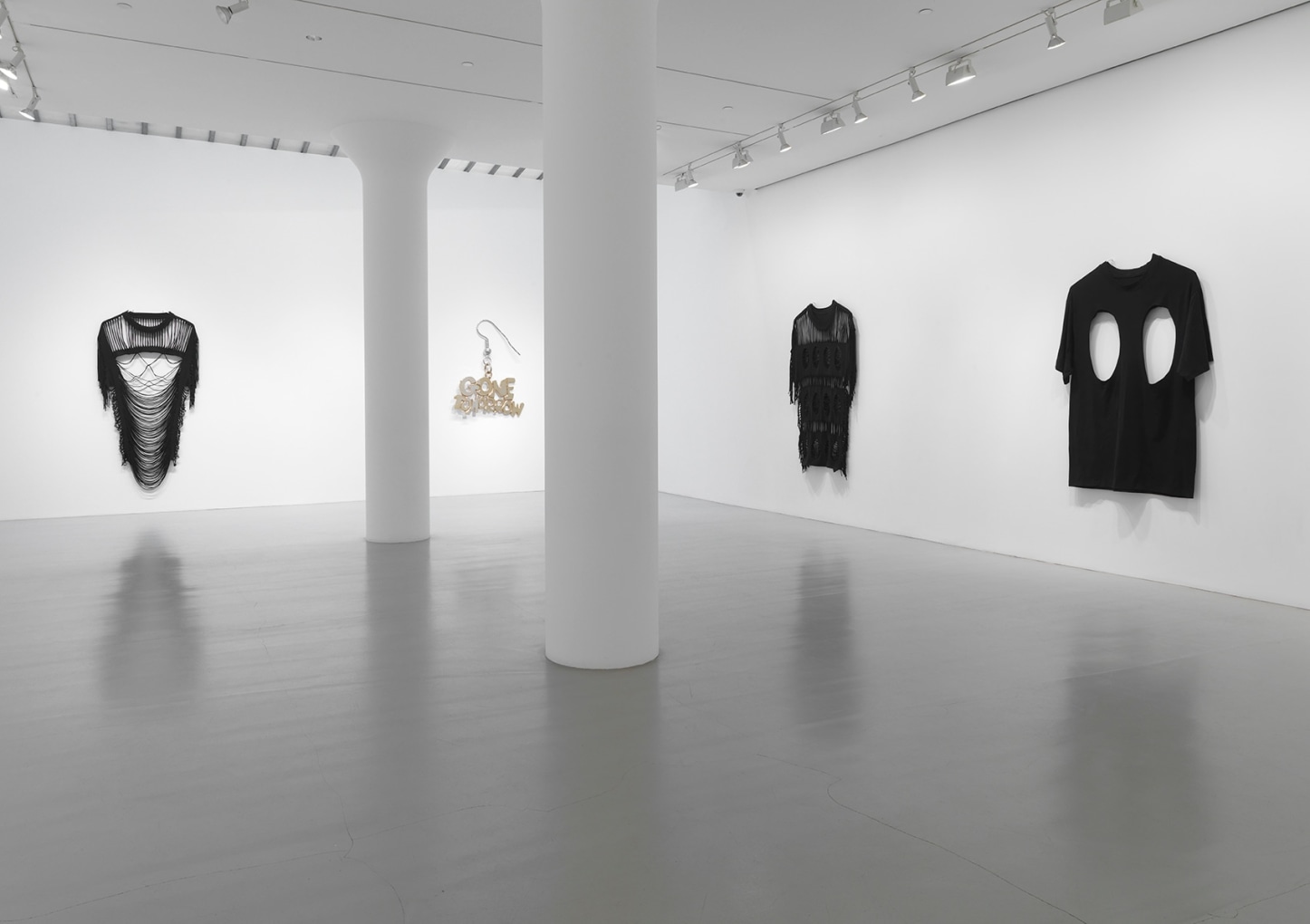 AMANDA ROSS-HO Gone Tomorrow