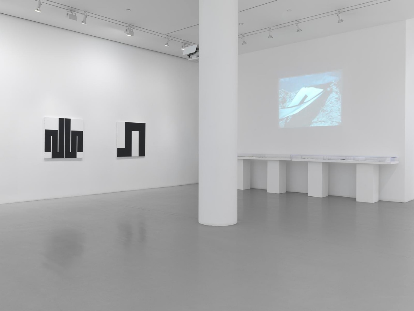 JULIJE KNIFER Installation view at Mitchell-Innes &amp;amp; Nash, NY, 2014