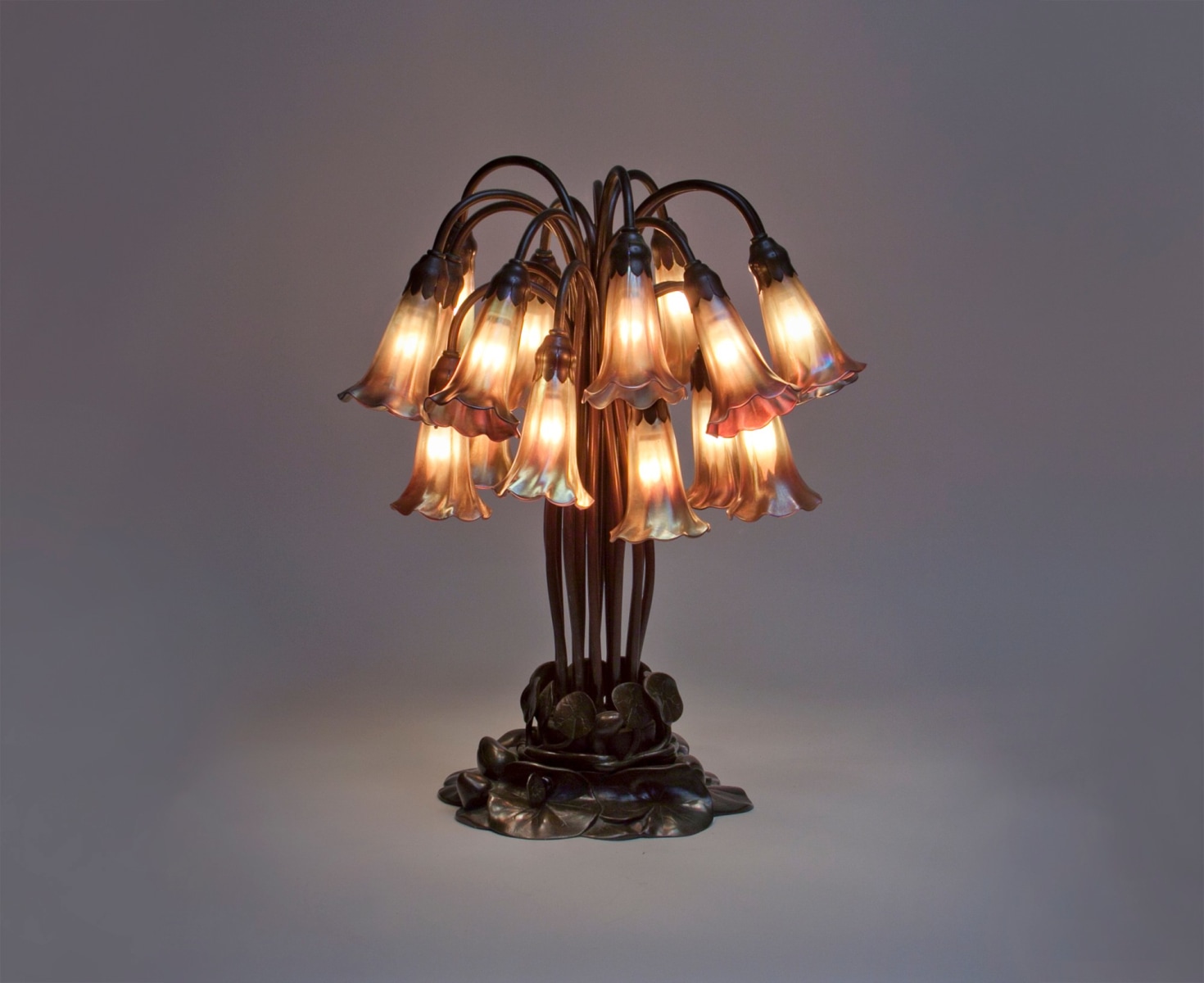 18-Light Lily Table Lamp