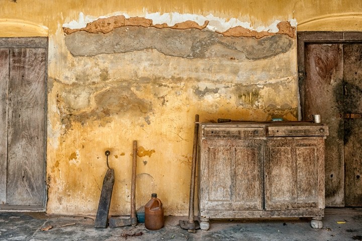 Dominic Sansoni Jaffna Homes V (Ed. of 3) 2011 C-print on archival paper 23 x 16.5 in.