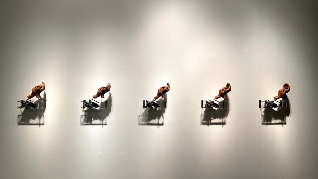 P.D. Pulak Untitled (Thunderous Applause) 2019 Kinetic sculpture 13 x 12 in. Overall dimensions variable
