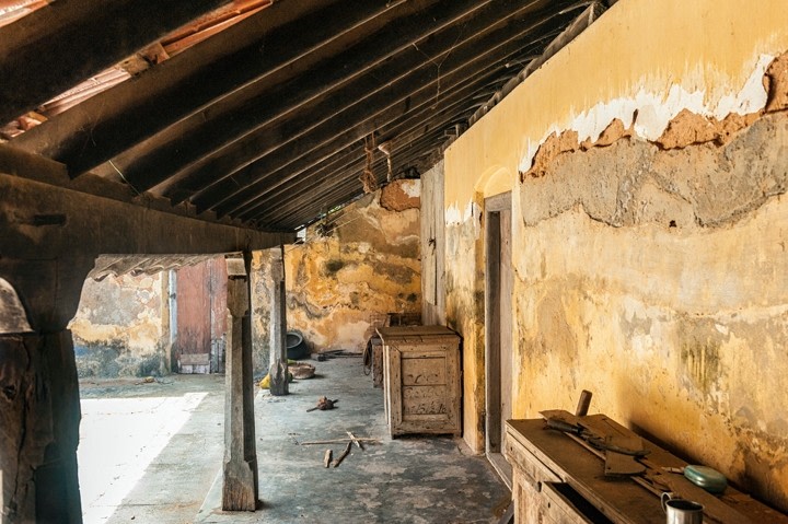Dominic Sansoni Jaffna Homes VI (Ed. of 3) 2011 C-print on archival paper 23 x 16.5 in.