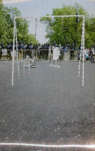 Farida Batool THANDI SARAK 2009 Lenticular print 36 x 22 in.