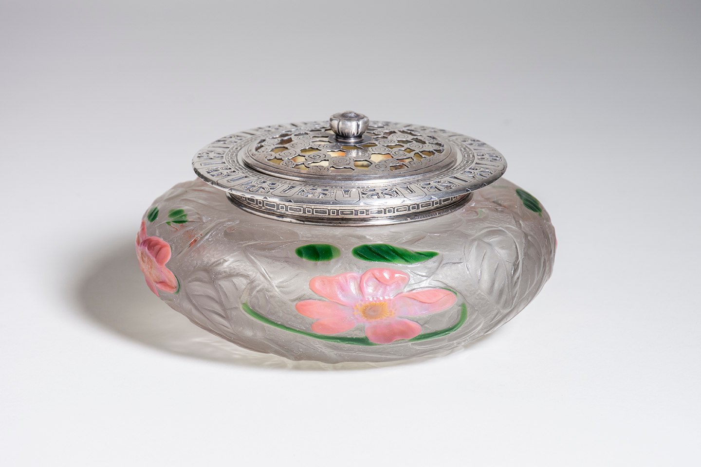 Cameo Potpourri Diffuser with Sterling Silver Lid