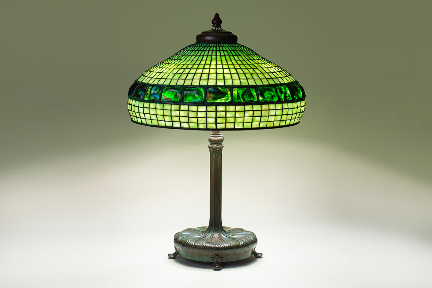 &quot;Turtle Back&quot; Border Table Lamp