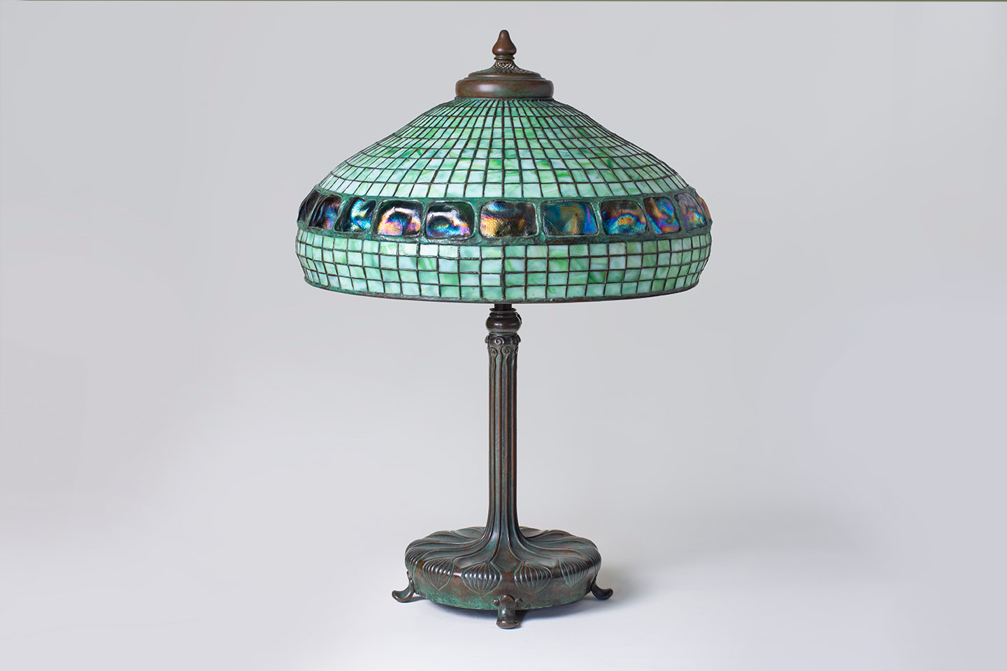 &quot;Turtle Back&quot; Border Table Lamp