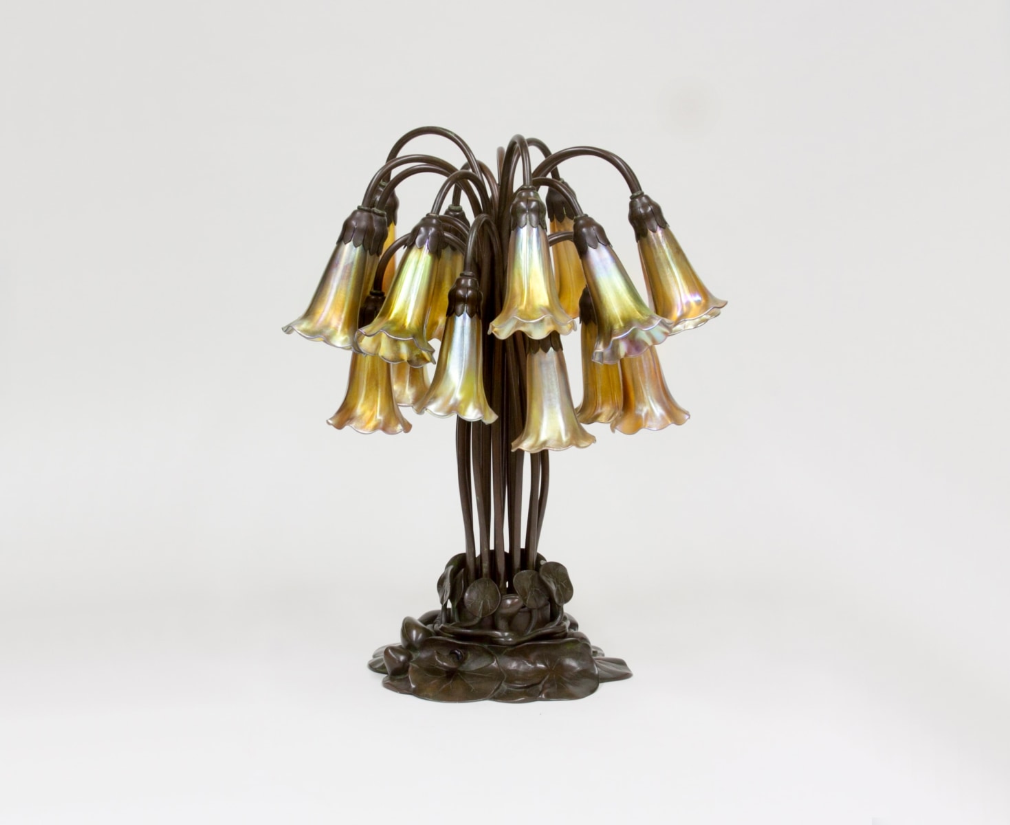 18-Light Pond Lily Table Lamp