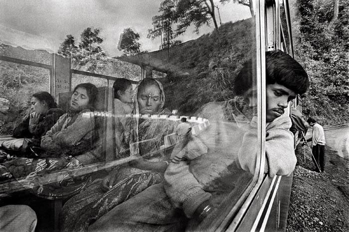 Raghu Rai ON A TRAIN TO DARJEELING 1995 Digital scan of photographic negative on archival paper 20 x 30 in.