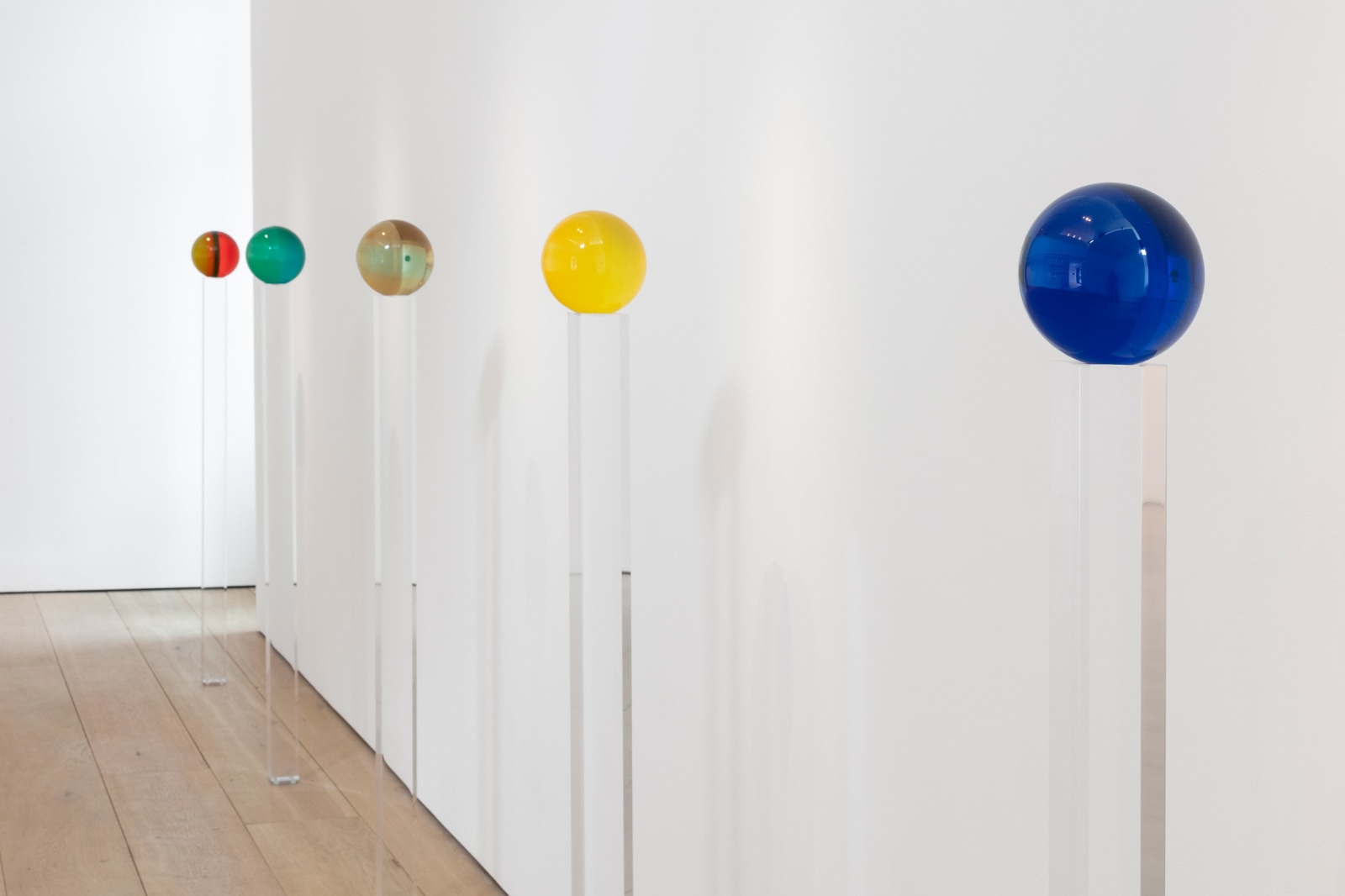 Helen Pashgian:&nbsp;Spheres and Lenses, Installation view, New York