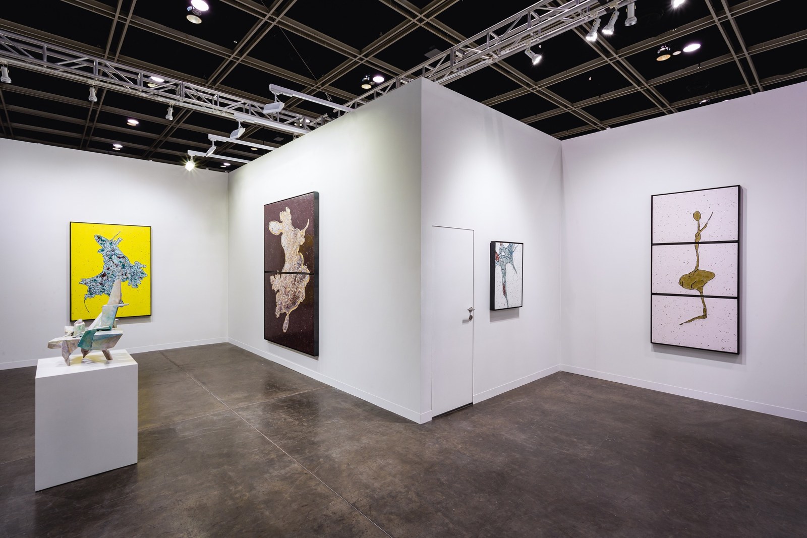 Hong Kong Spotlight by Art Basel 2020, Installation view, Lehmann Maupin, Booth S08