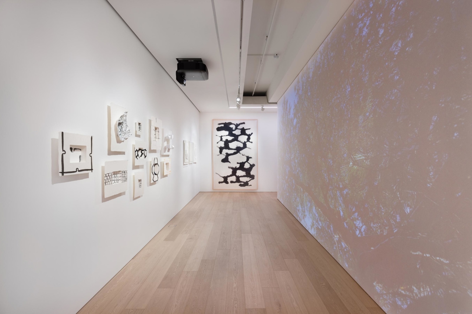 Three Generations: Remembering Suh Se Ok (1929-2020), Installation View