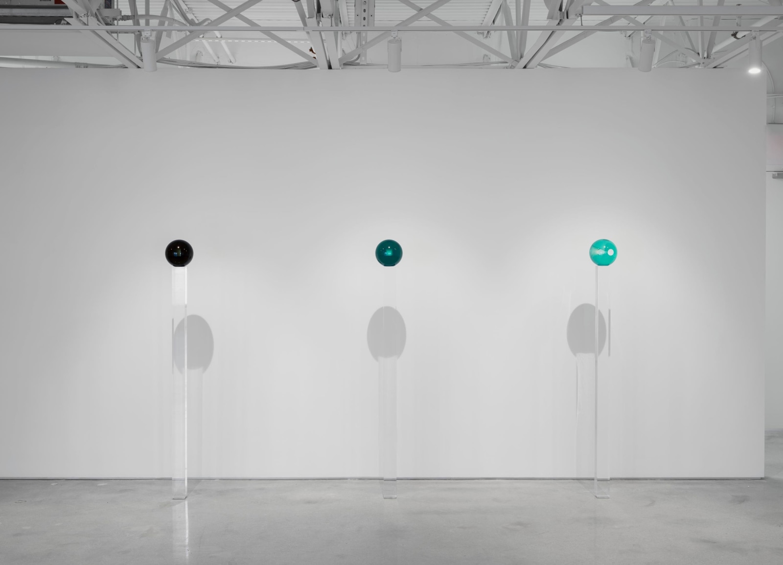 Helen Pashgian, Installation View, Palm Beach