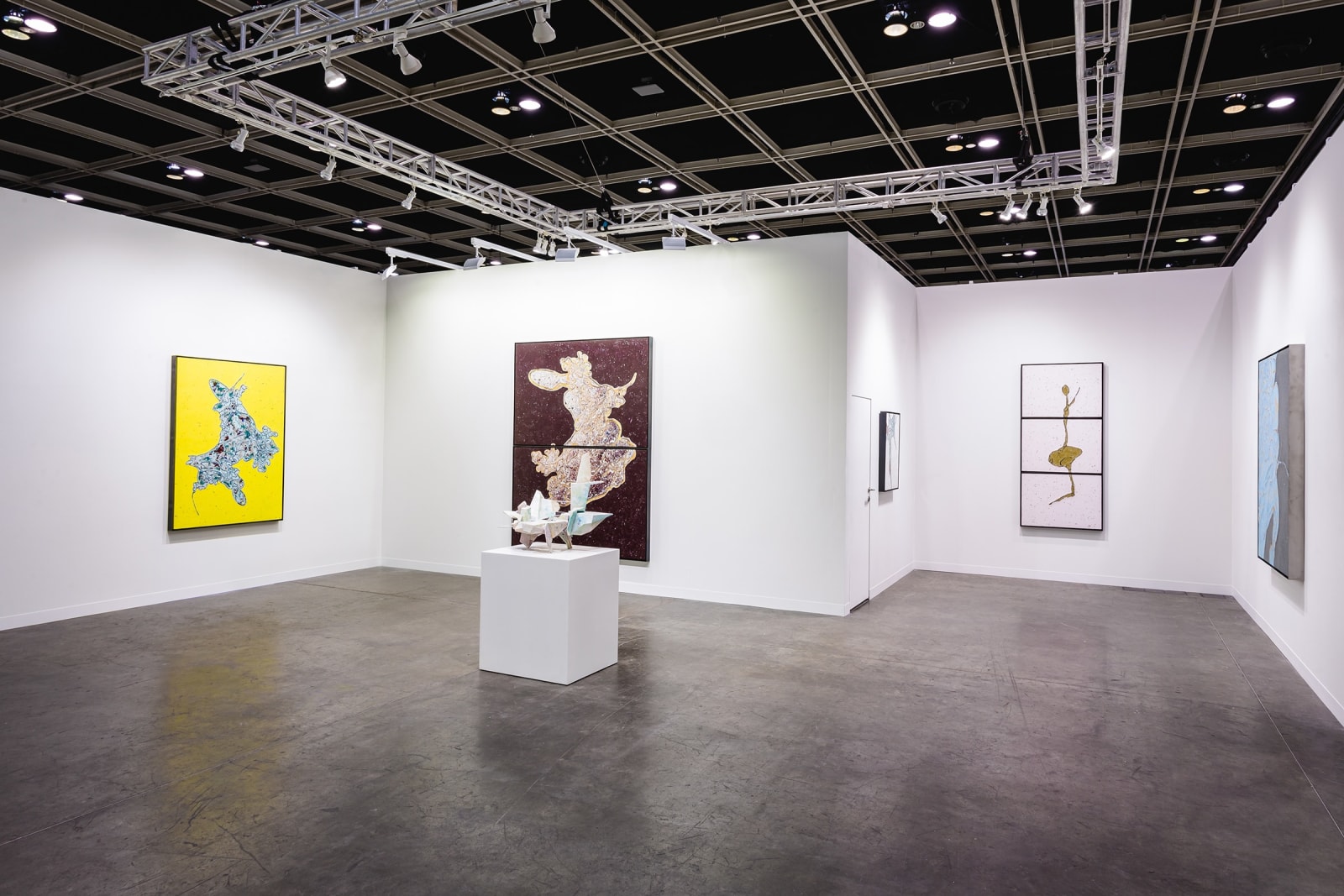 Hong Kong Spotlight by Art Basel 2020, Installation view, Lehmann Maupin, Booth S08