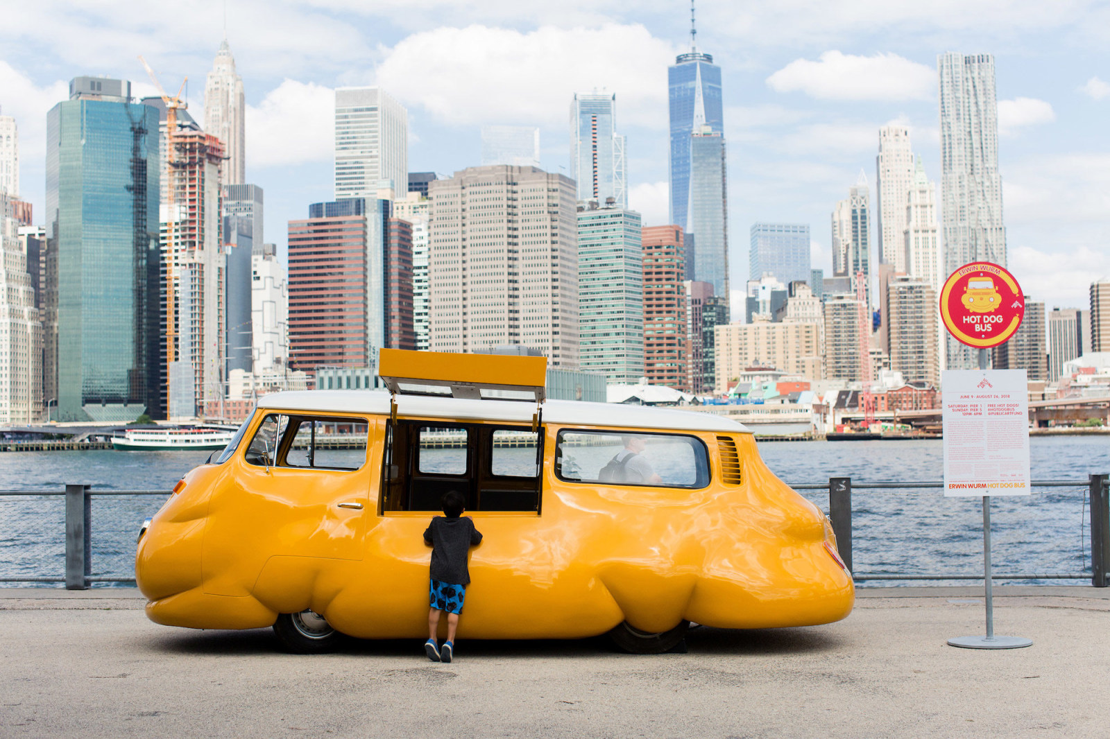 Erwin Wurm: Hot Dog Bus, 2018