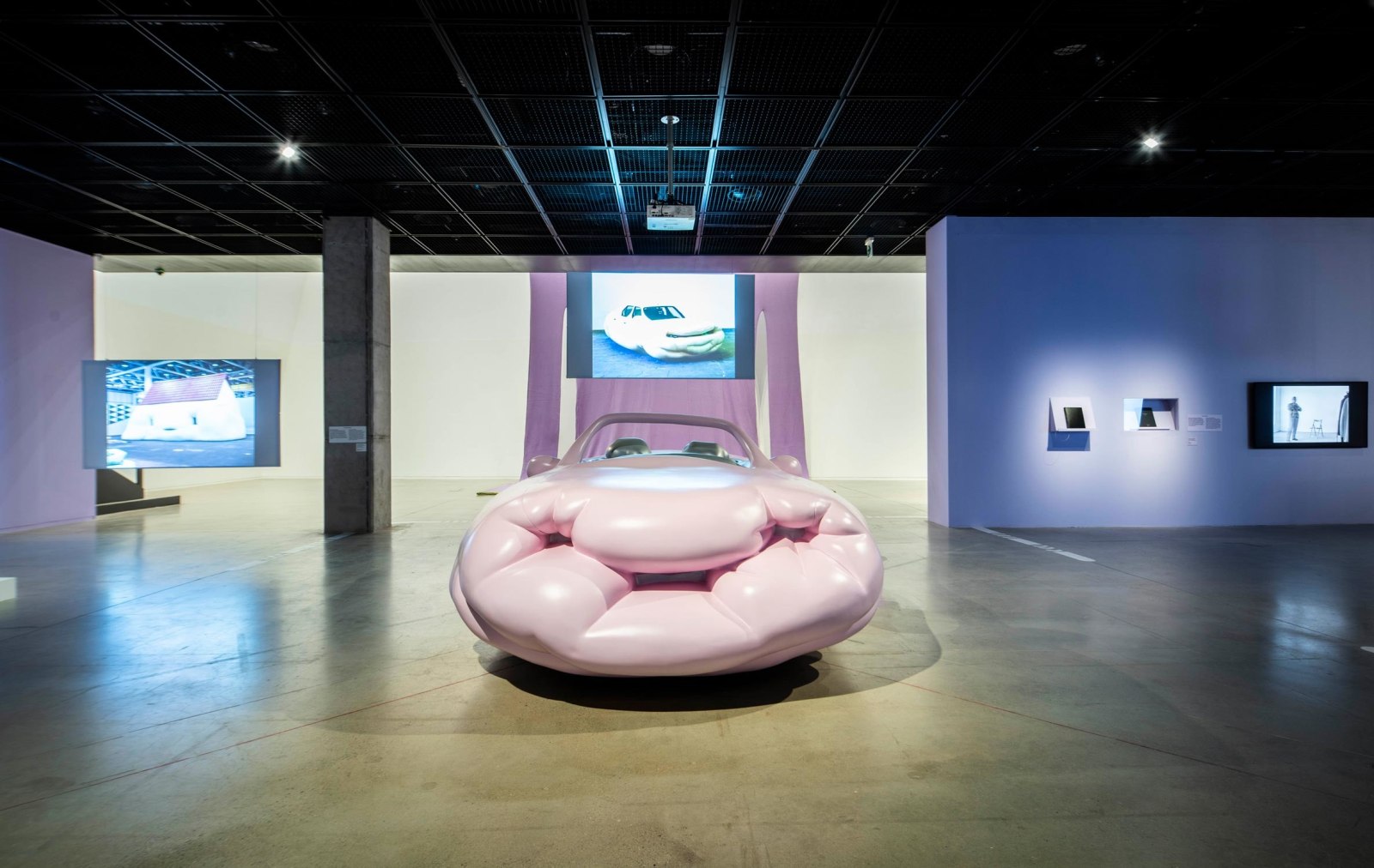 Erwin Wurm: Sculpture is Everywhere, Installation view