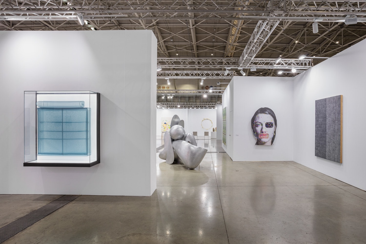 Installation view of Lehmann Maupin's booth at Taipei Dangdai art fair 2020, view 2