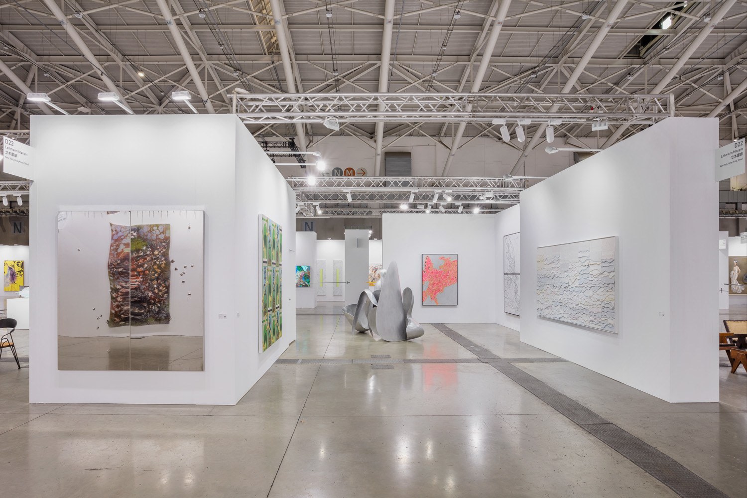 Installation view of Lehmann Maupin's booth at Taipei Dangdai art fair 2020, view 1