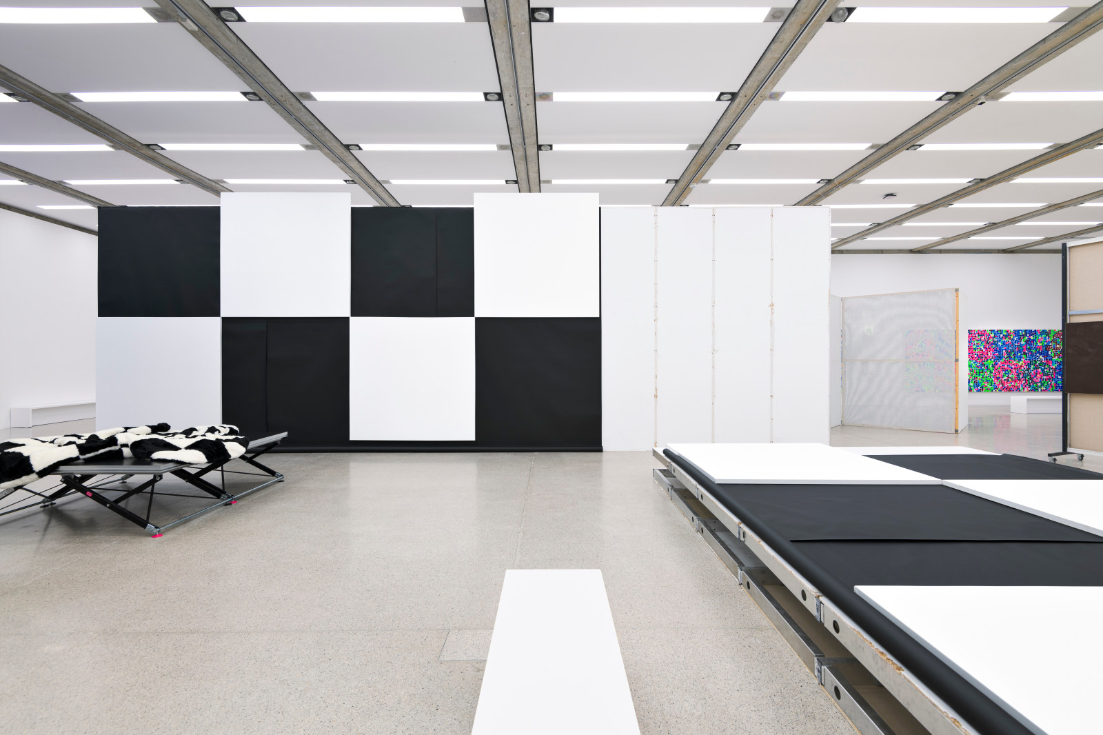 Heimo Zobernig. Installation view, 2021. mumok: Museum moderner Kunst Stiftung Ludwig Wien, Vienna. Photo: Georg Petermichl.