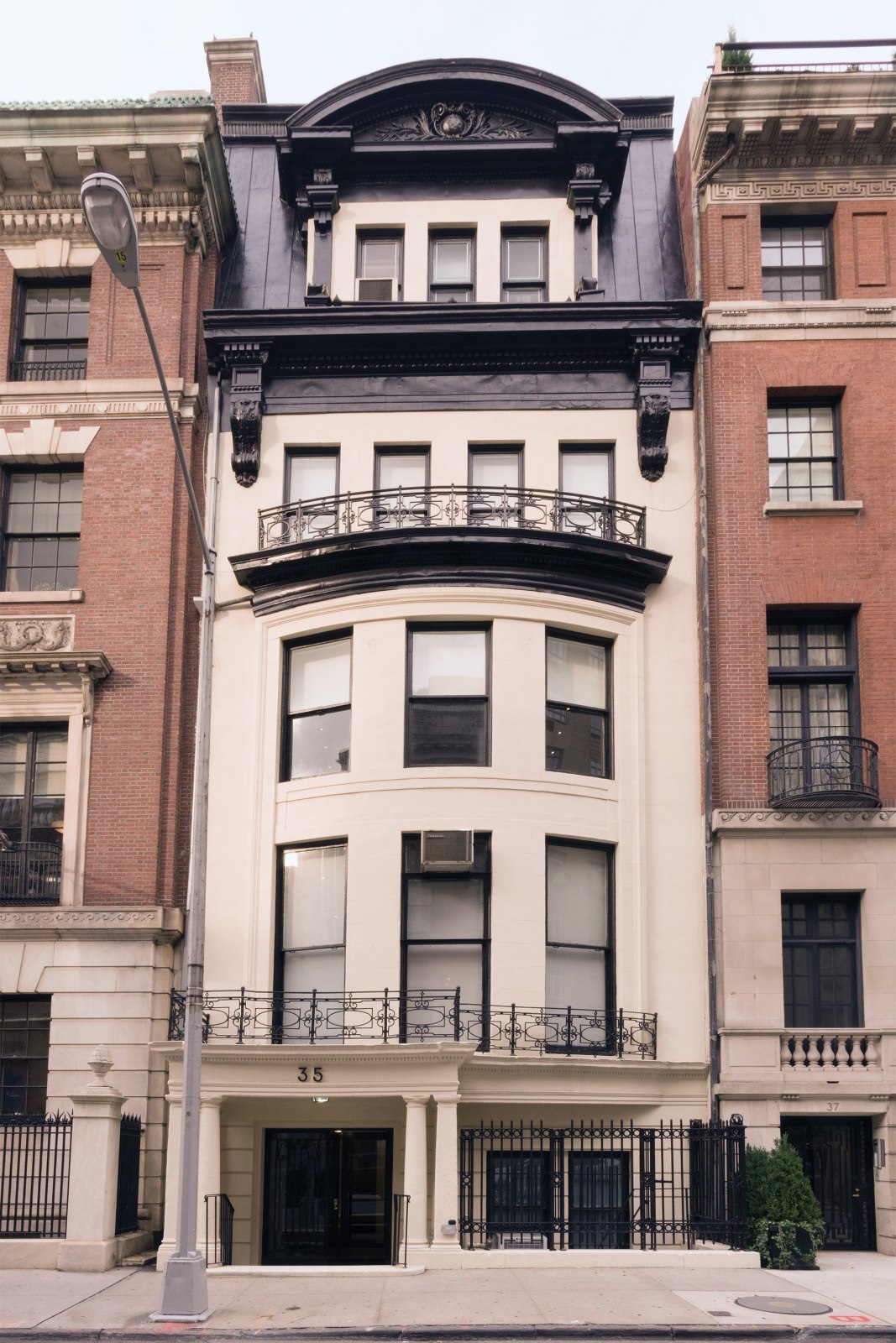 35 East 67th Street, New York, NY 10065