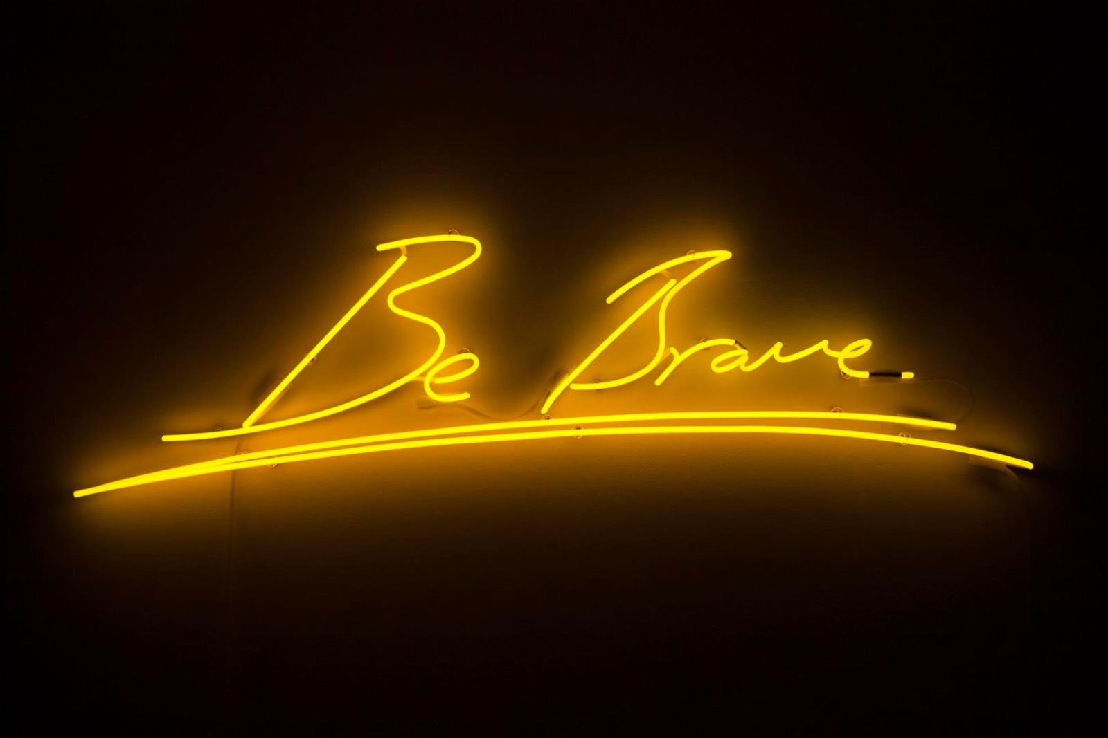  Tracey Emin, Be Brave (2014), neon, 38.1 x 139 cm, edition of 10. Courtesy the artist and Lehmann Maupin, New York and Hong Kong.