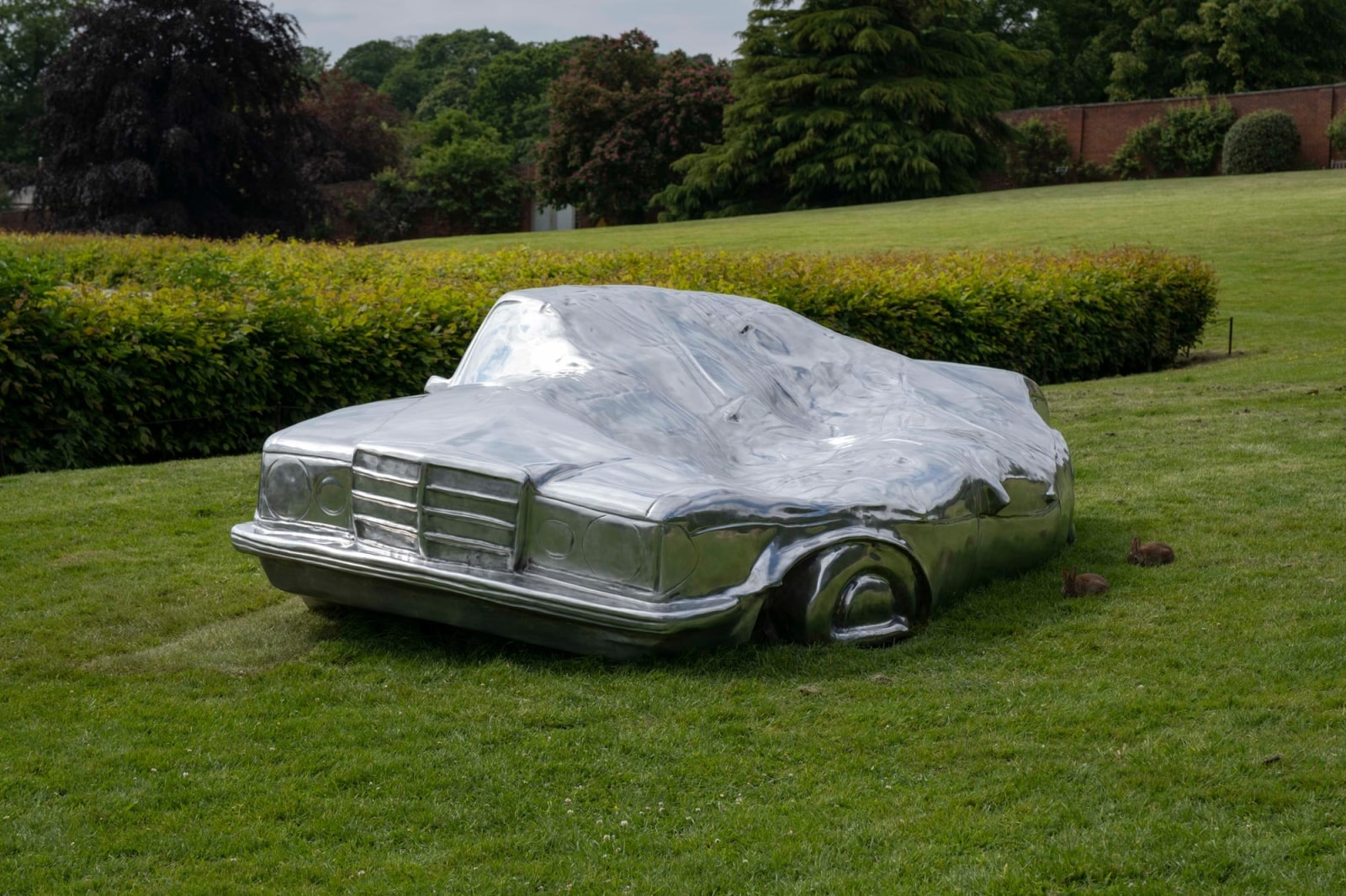 Erwin Wurm: Trap of the Truth, Installation view