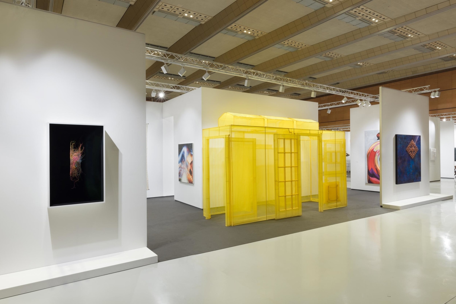Frieze Seoul 2022, Installation view, Lehmann Maupin, Booth C17