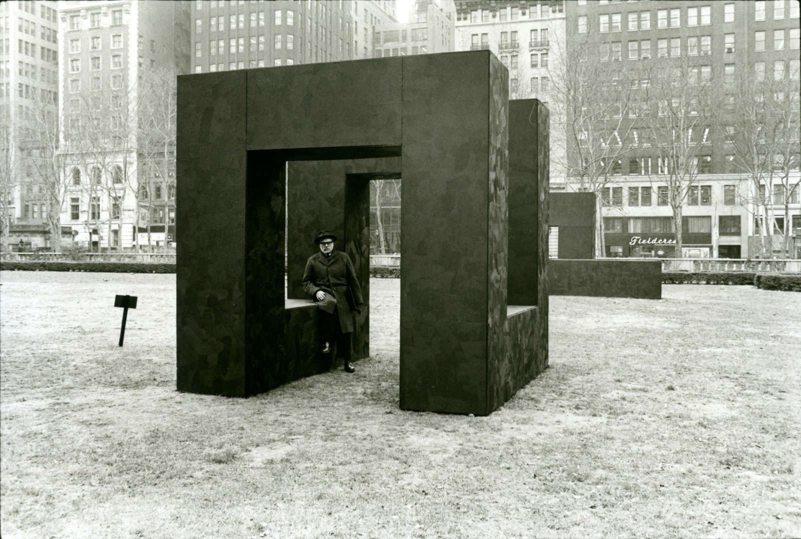 Tony Smith: Bryant Park. New York, 1967. Photo David Gahr