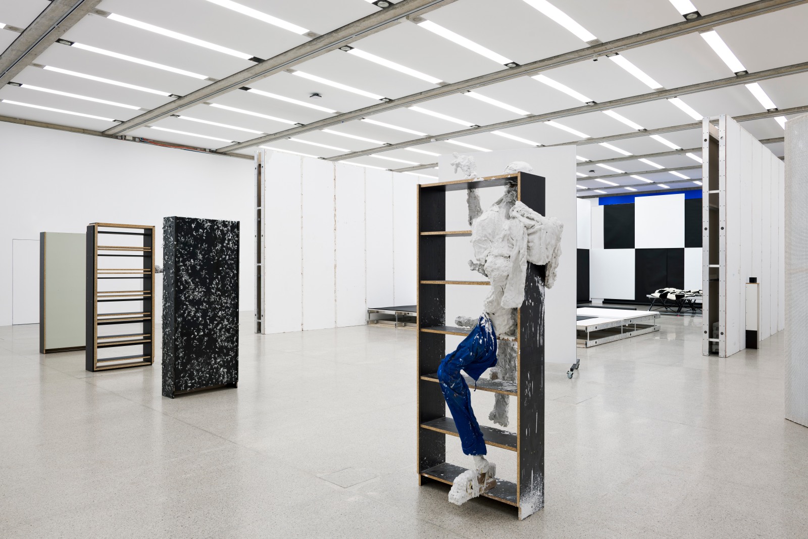 Heimo Zobernig. Installation view, 2021. mumok: Museum moderner Kunst Stiftung Ludwig Wien, Vienna. Photo: Georg Petermichl.