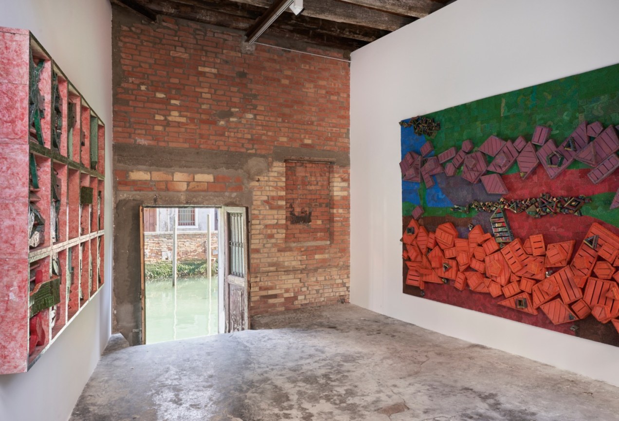 Elias Sime, Dichotomy ፊት አና ጀርባ&nbsp;at Tanarte, Castello, as a Collateral Event at the 60th International Art Exhibition &mdash; La Biennale di Venezia (2024). Copyright Elias Sime. Courtesy the artist and James Cohan Gallery, New York.