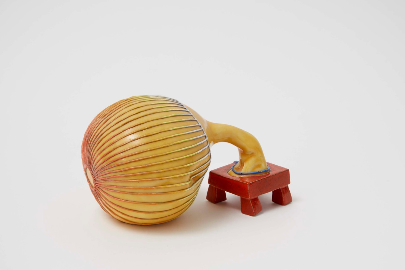 Image of a Kathy Butterly ceramic piece.