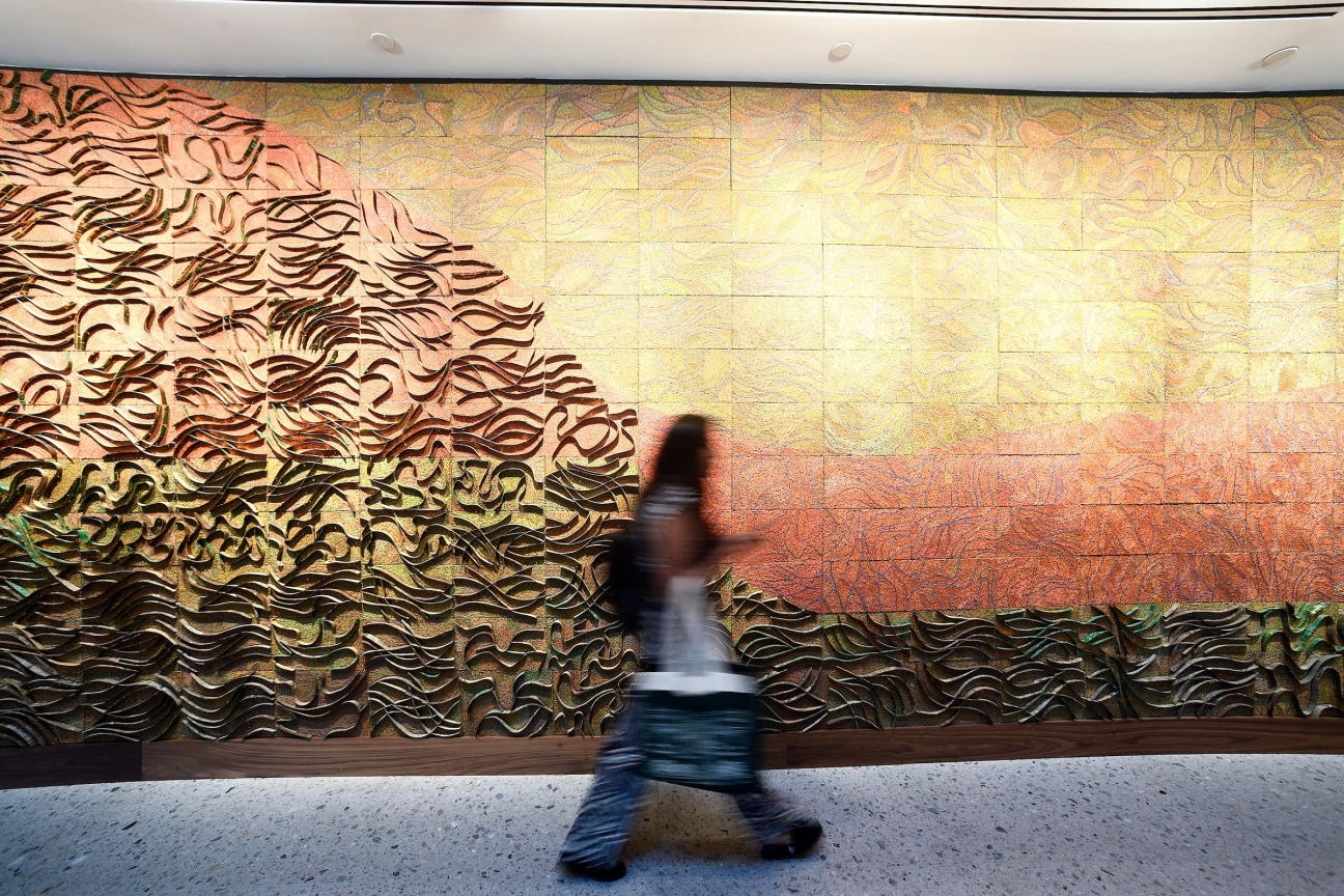 Installation view, Elias Sime, Roots, John Hopkins University, Washington D.C., 2023. © 2023 Johns Hopkins University. Courtesy the artist and John Hopkins University. Photo by Will Kirk/Johns Hopkins University