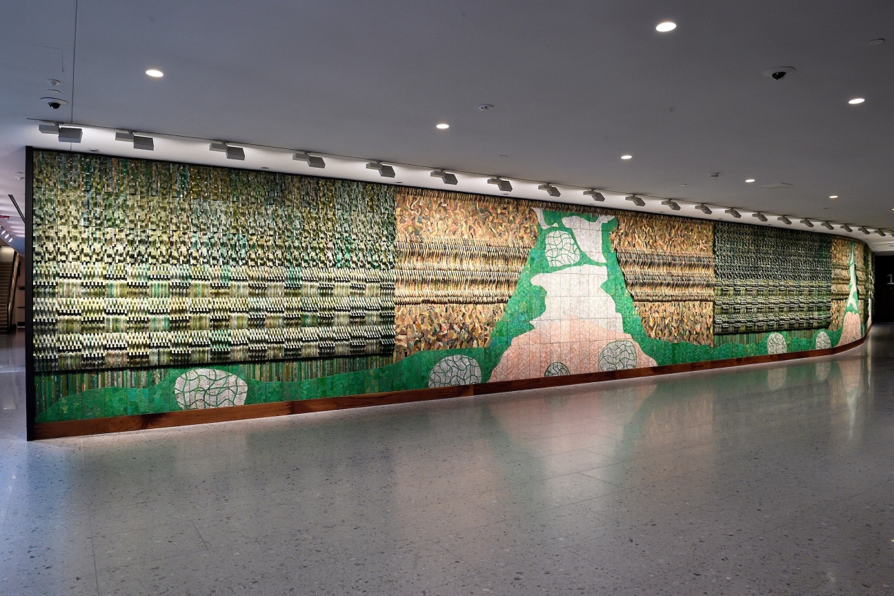 Installation view, Elias Sime, Roots, John Hopkins University, Washington D.C., 2023. © 2023 Johns Hopkins University. Courtesy the artist and John Hopkins University. Photo by Will Kirk/Johns Hopkins University