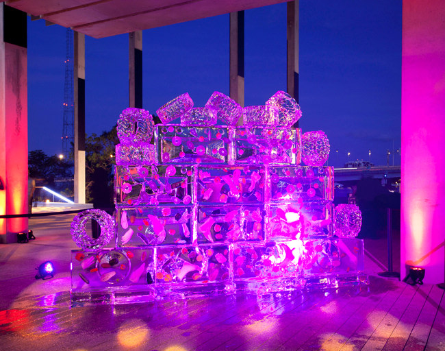 LOS JAICHACKERS (Eamon Ore-Giron &amp;amp; Julio C&eacute;sar Morales), Ice Sculpture after Jamaican Sound Systems, 2013