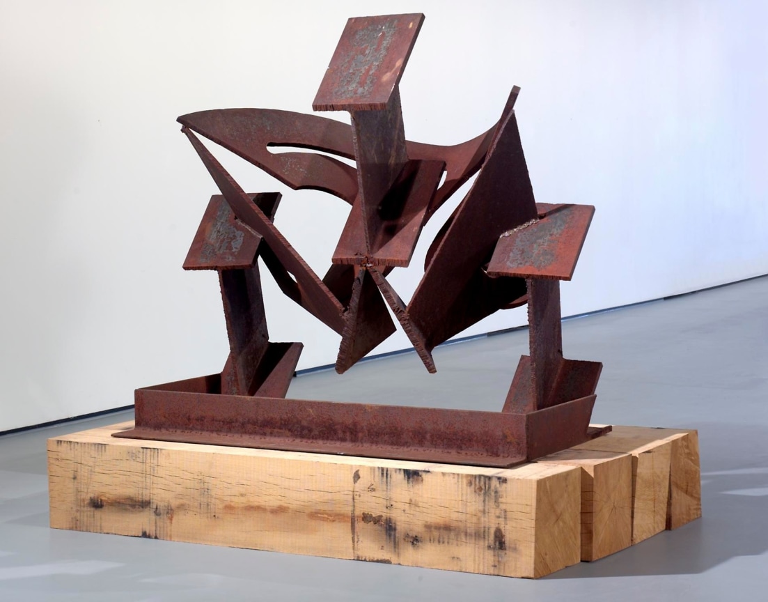 , MARK DI SUVERO,&nbsp;Kabuki, 1986,&nbsp;Steel, 59 1/2 x 60 1/2 x 34 1/2 in. (151.1 x 153.7 x 87.6 cm)