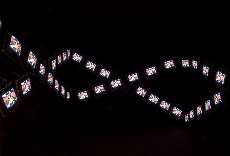 TV's in a crisscross pattern