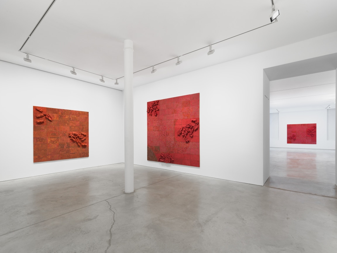 Installation view, Elias Sime, TIGHTROPE: አረንጔዴ ነው (IT IS GREEN), James Cohan, 48 Walker Street, Apr 1 - May 10, 2023