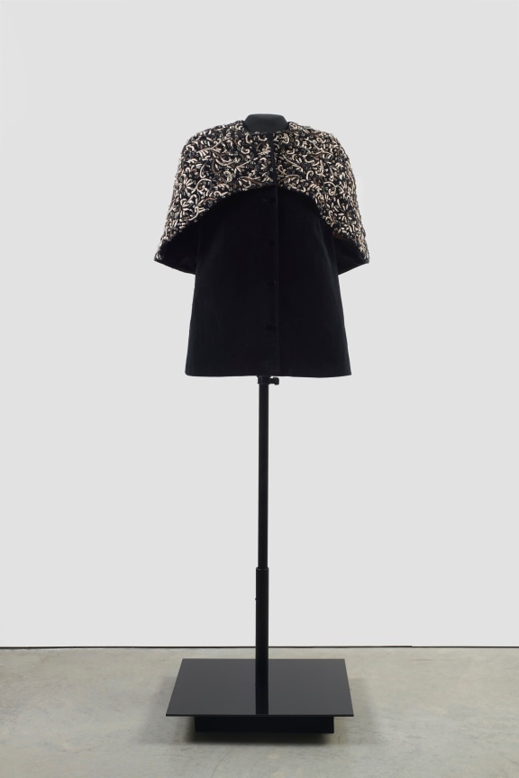 Image of TERESA MARGOLLES's El Brillo: One assassination shapes the world (Un asesinato forma el mundo),&nbsp;2020