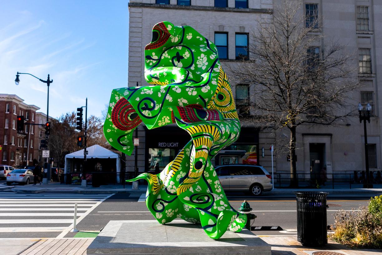 sculpture of a piece of fabric swaying and undulating