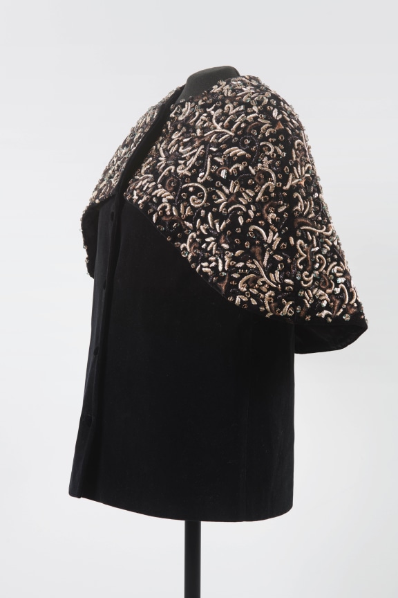 Image of TERESA MARGOLLES's El Brillo: One assassination shapes the world (Un asesinato forma el mundo),&nbsp;2020