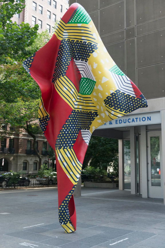 sculpture of a piece of fabric swaying and undulating